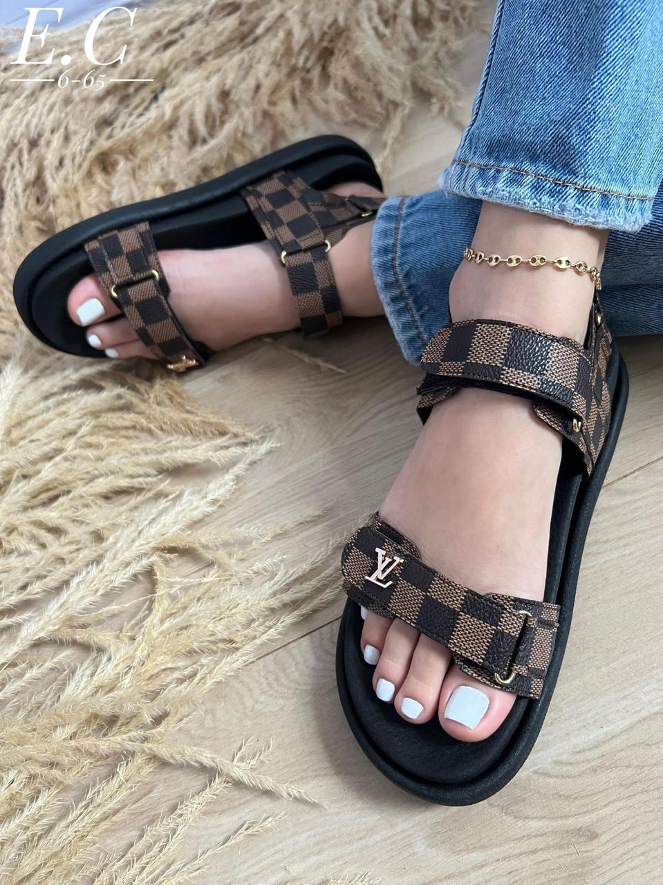 SANDALIA LV CORREAS